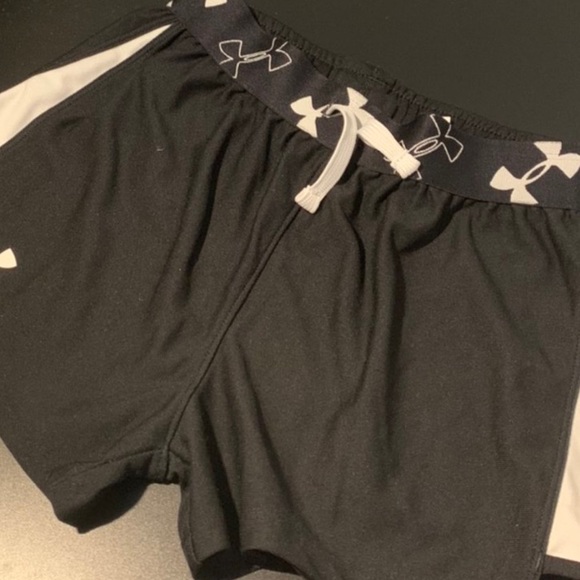 Under Armour Shorts - Picture 1 of 3